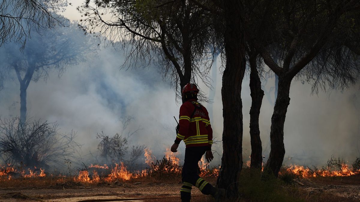 Vedra v Portugalsku a Španělsku si vyžádala už nejméně 300 obětí